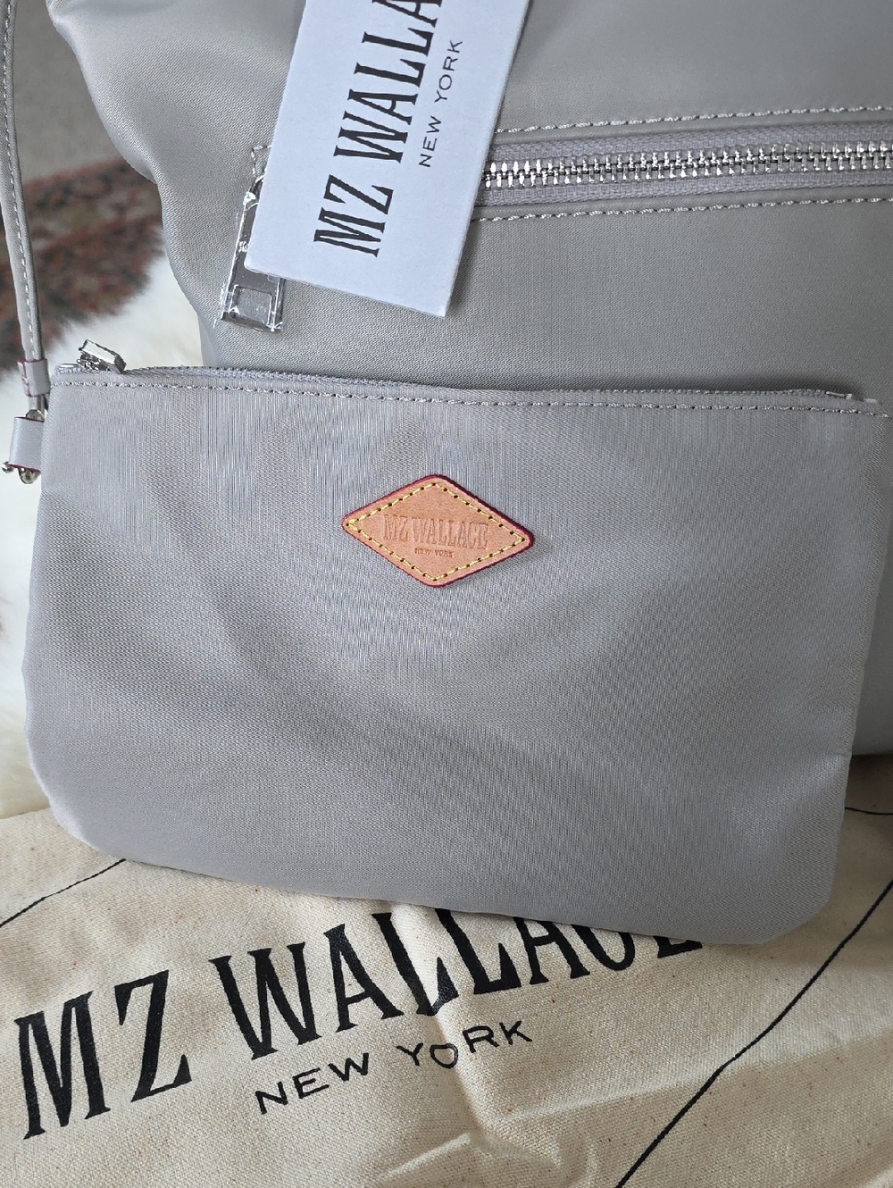 Gorgeous NWT MZ Wallace Small Chelsea Gray Zippered Tote 🩶🎁❤️ - Picture 4 of 16